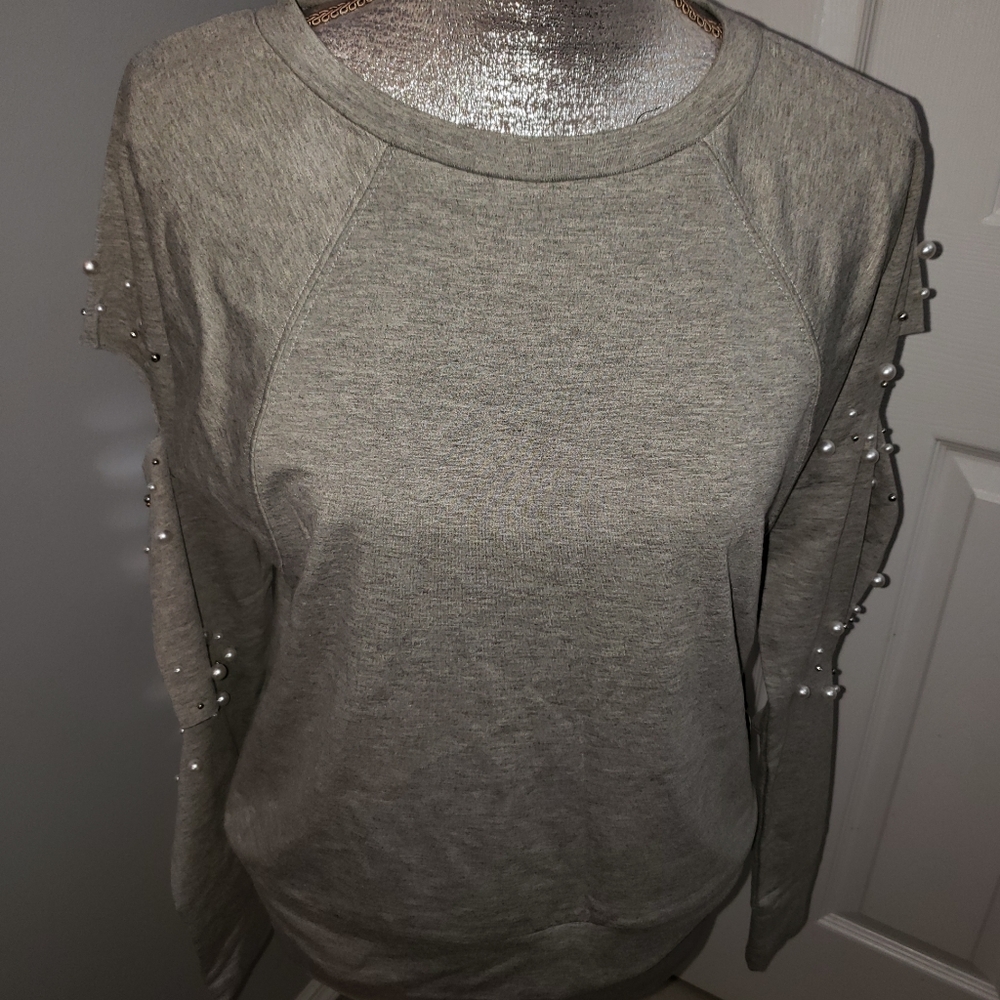 Gray Cut Out Sleeve Shirt/ Pearls and Studs - Picture 1 of 7